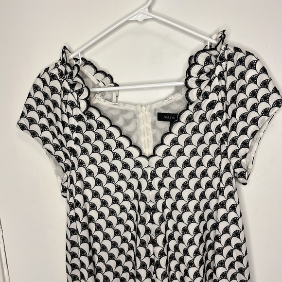 Jessie Liu black and white patterned dress - Picture 2 of 11